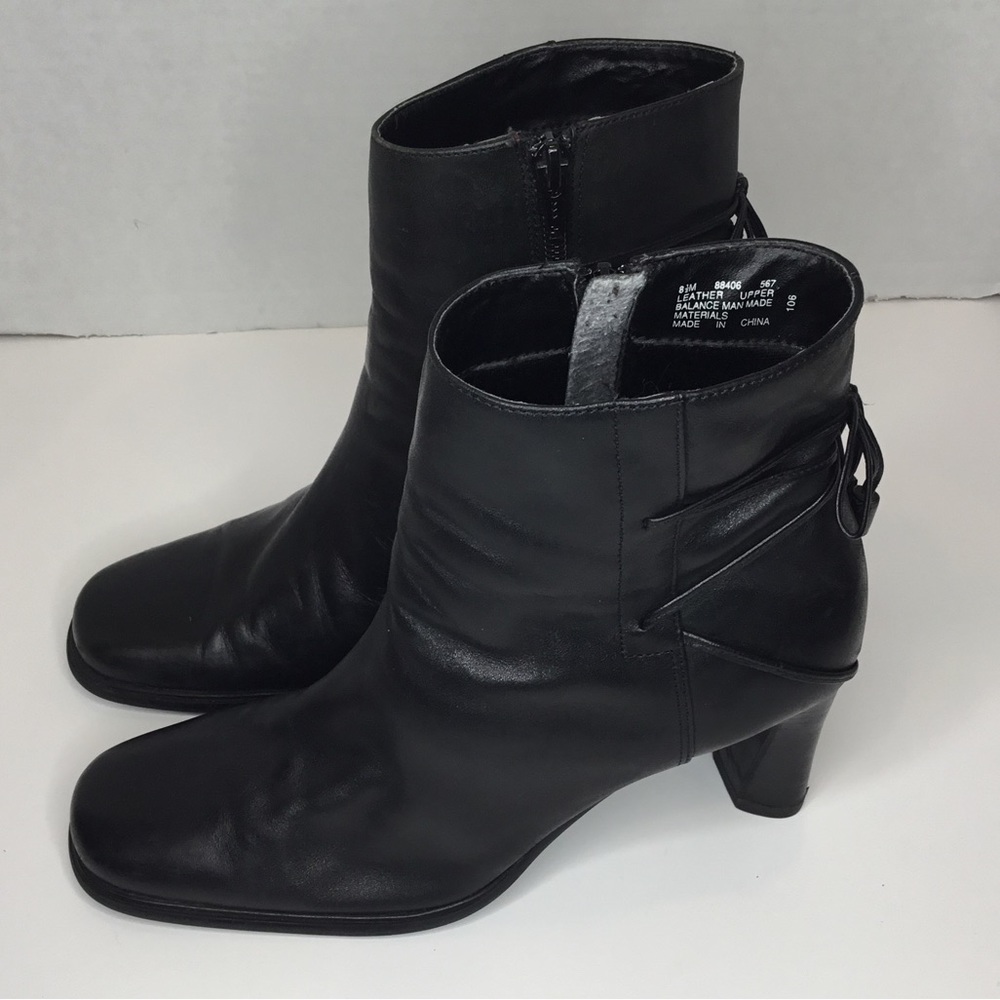 APOSTROPHE BOOTS